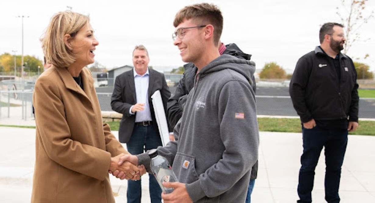 Iowa Governor Kim Reynolds Makes 99 County Tour Stop at IGNITE Pathways